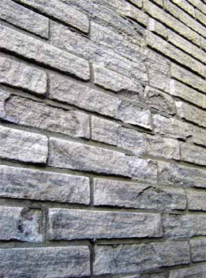 Frost shattered bricks in Ontario, Canada. © Abigail Burt